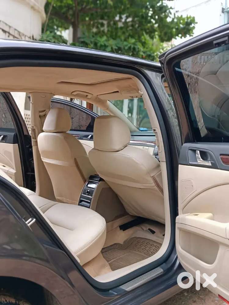 Skoda Superb 2011 Petrol Well Maintained