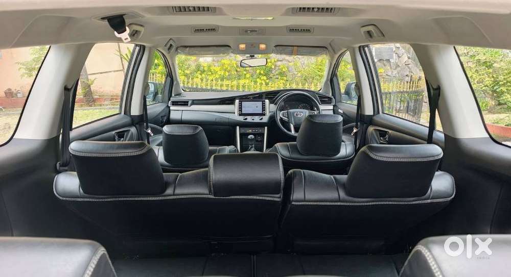 Toyota Innova Crysta 2.4 G Mt, 2023, Diesel