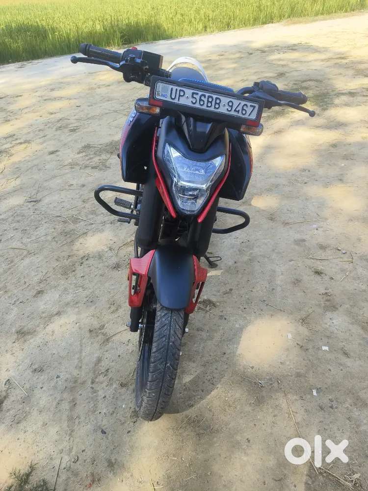 Do gaadi hai pulsar aur super splendor Motorcycles 1823716737