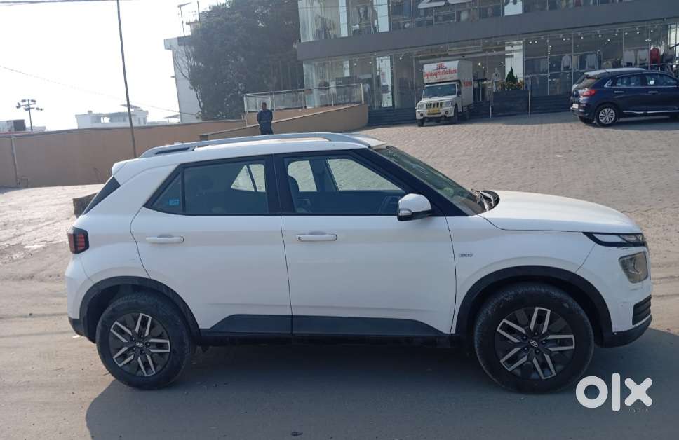 Hyundai Venue 1.0 S (o) Turbo Dct, 2024, Petrol