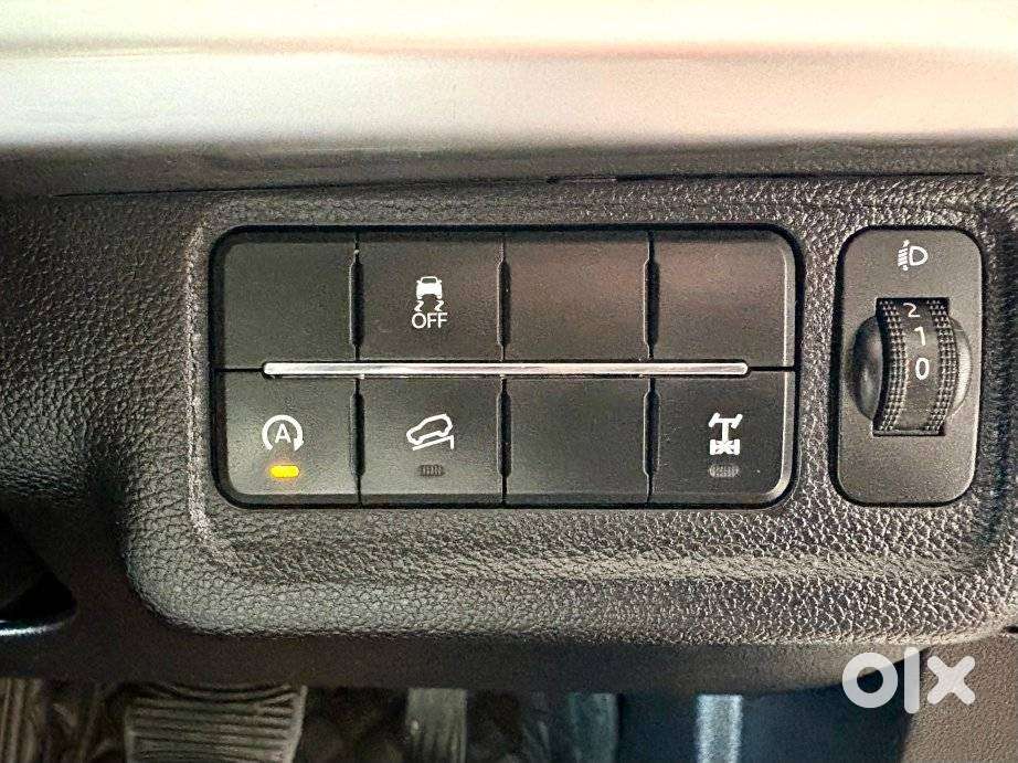 Mahindra Xuv700 Ax7 Luxury Pack Awd, 2023, Diesel