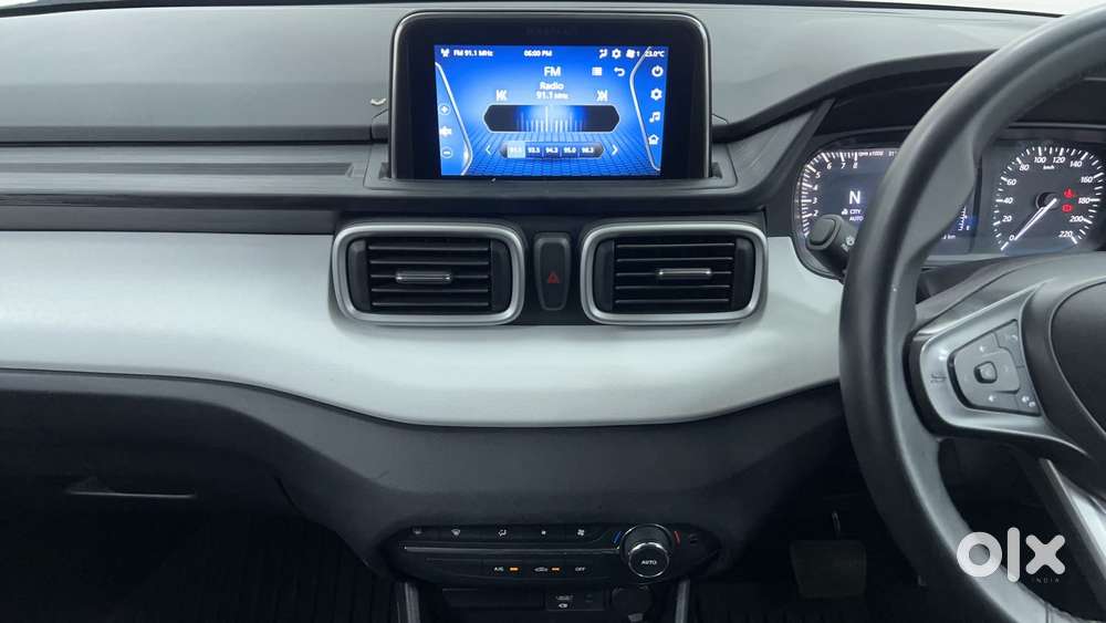 Tata Punch 1.2 Revotron Creative Amt Dual Tone, 2022, Petrol