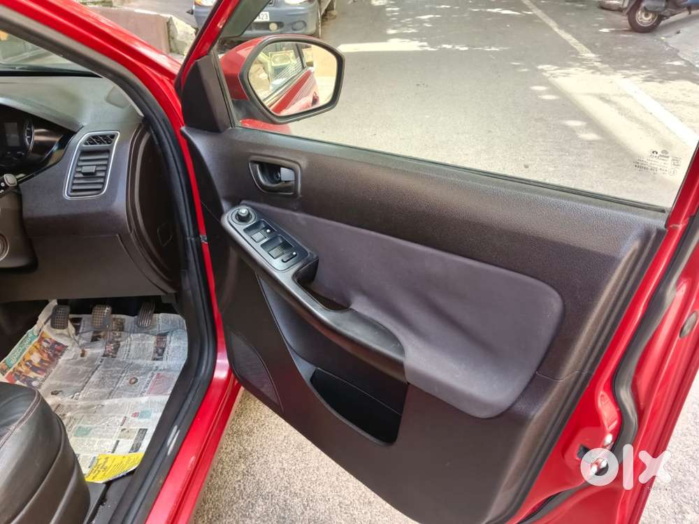 Tata Bolt Revotron Xe, 2015, Petrol