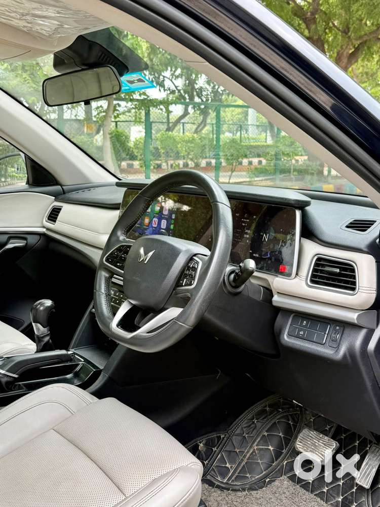 Mahindra Xuv700 2.0 Ax 7 Petrol At Str, 2022, Petrol