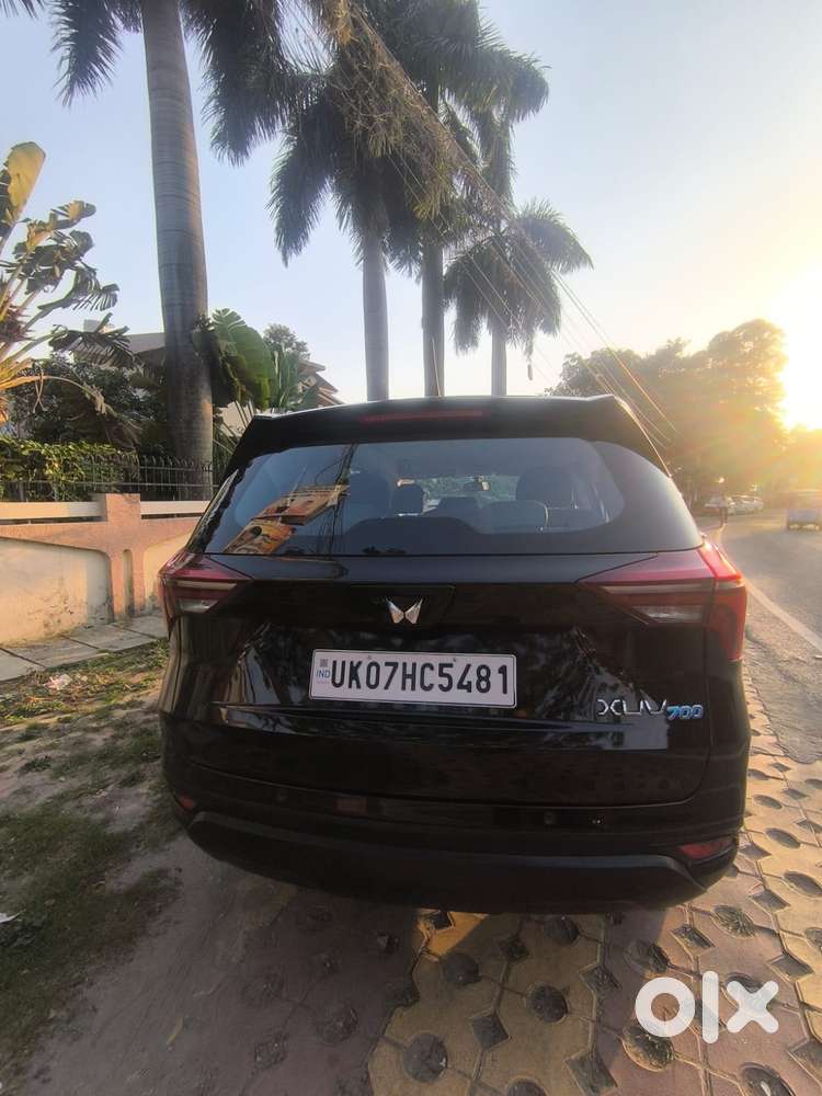 Mahindra Xuv700 Ax 3 Diesel Mt 7 Str (e), 2025, Diesel