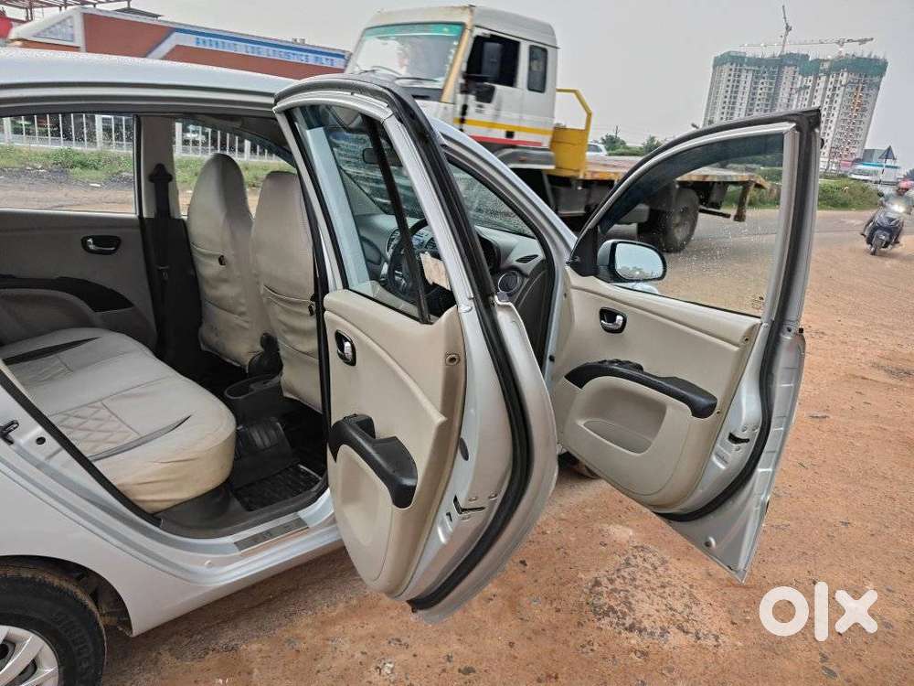 Hyundai I10 Sportz, 2016, Petrol