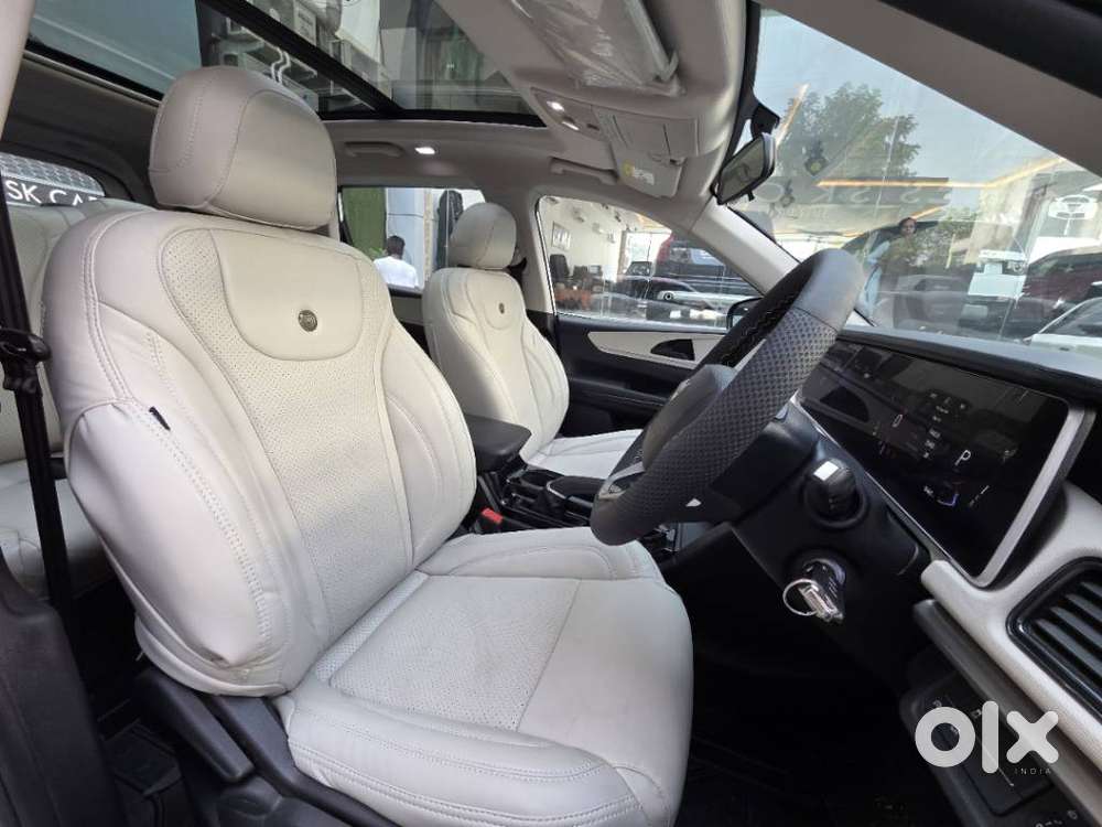 Mahindra Xuv700 2.2 Ax 5 Diesel At 7 Str, 2024, Diesel