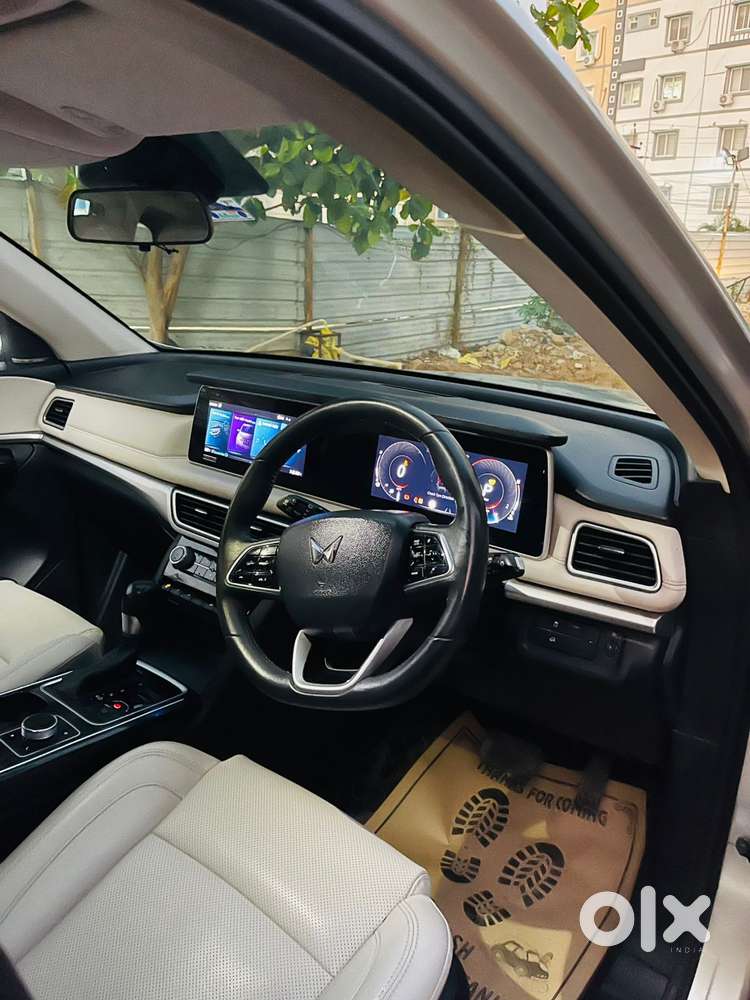 Mahindra Xuv700 2.2 Ax 7 Diesel At Luxury Pack Str Awd, 2022, Diesel