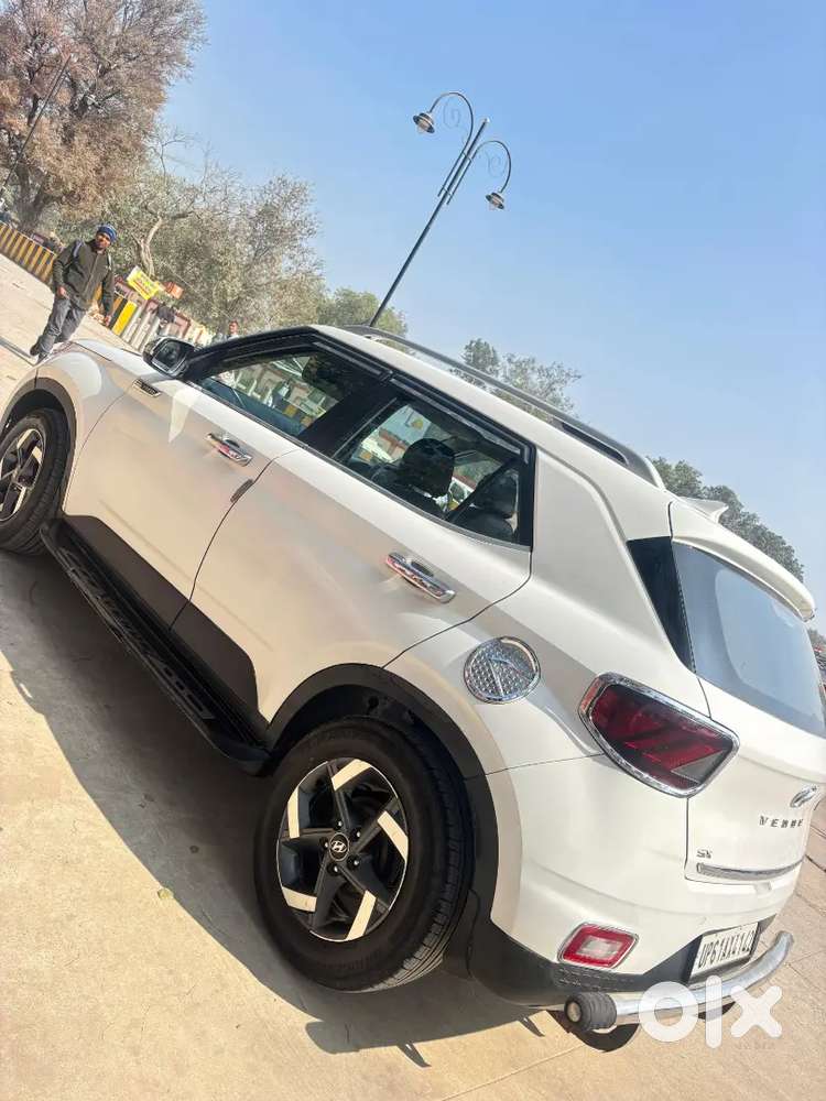 Hyundai Venue 2022 Diesel 70600 Km Driven