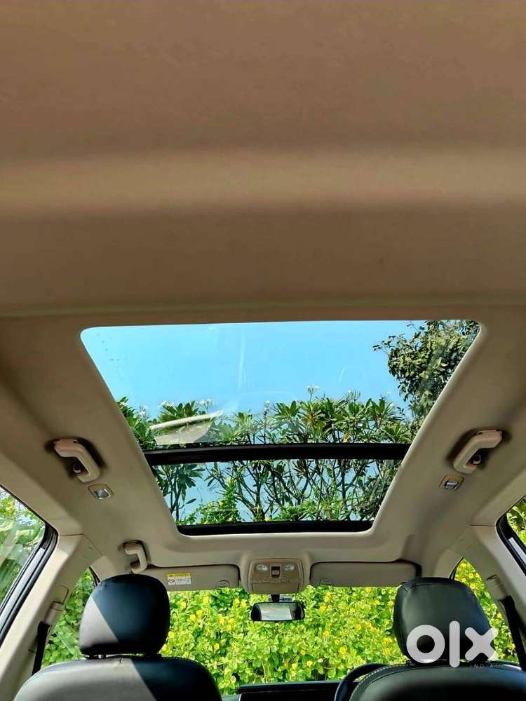 Mahindra Xuv700 2.0 Ax 5 Petrol Mt 7 Str, 2022, Petrol