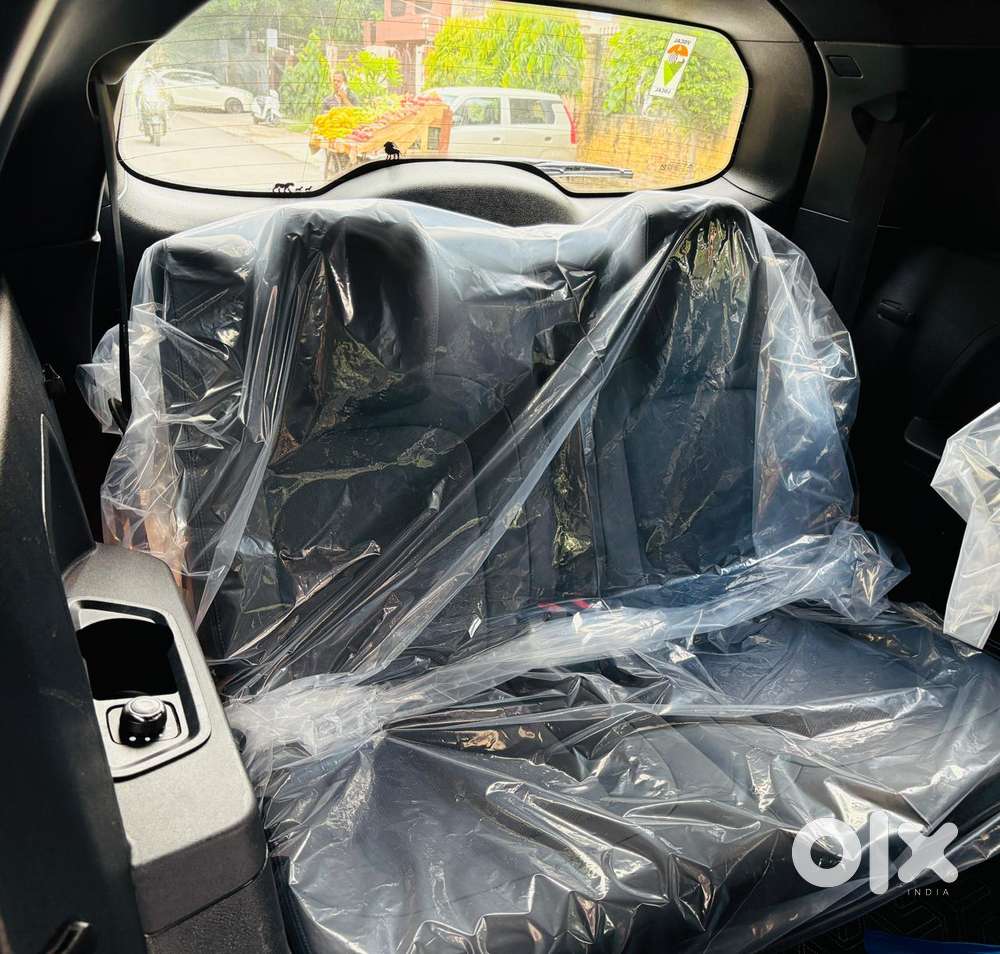 Tata Safari Adventure Plus Dark Edition, 2025, Diesel