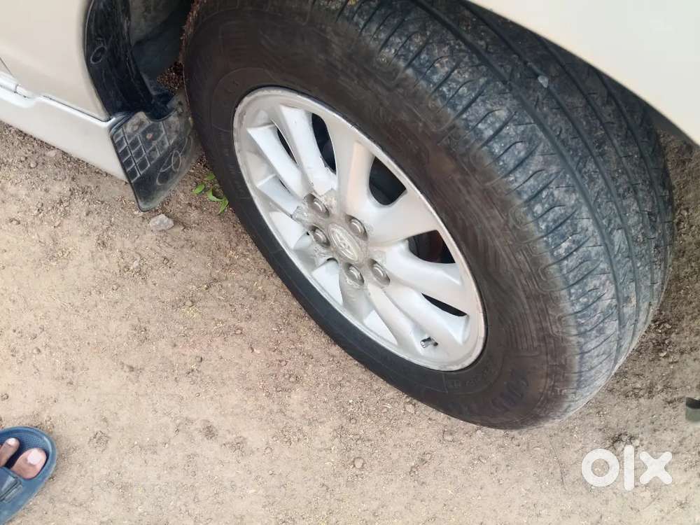 Toyota Innova 2012 Diesel 400000 Km Driven