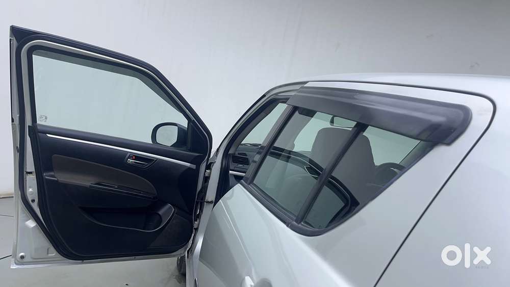 Maruti Suzuki Swift Vxi Optional, 2017, Petrol