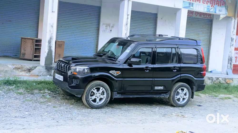 Mahindra Scorpio 2016 4x4 Black