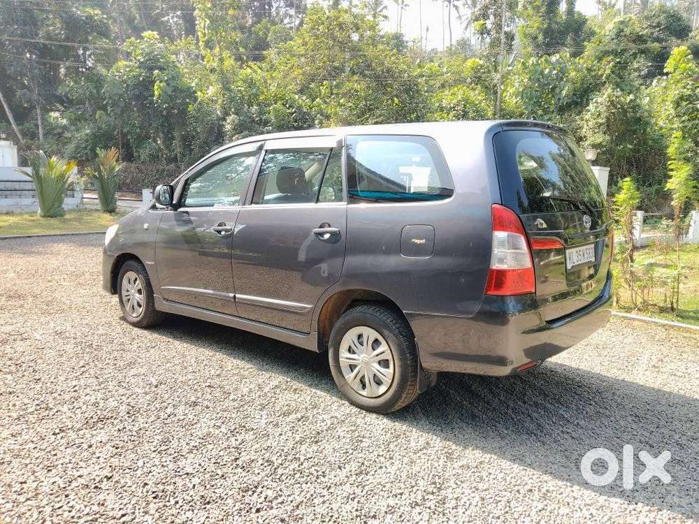 Toyota Innova 2.5 G (diesel) 8 Seater, 2016, Diesel