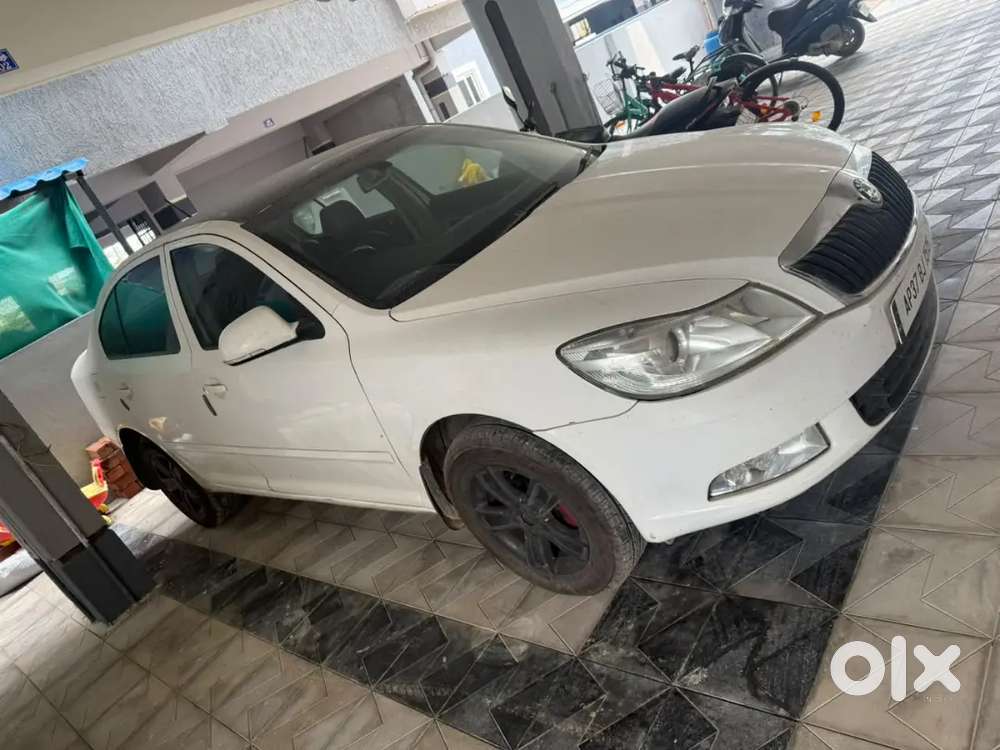 Skoda Laura 2.0 Elegance 2011
