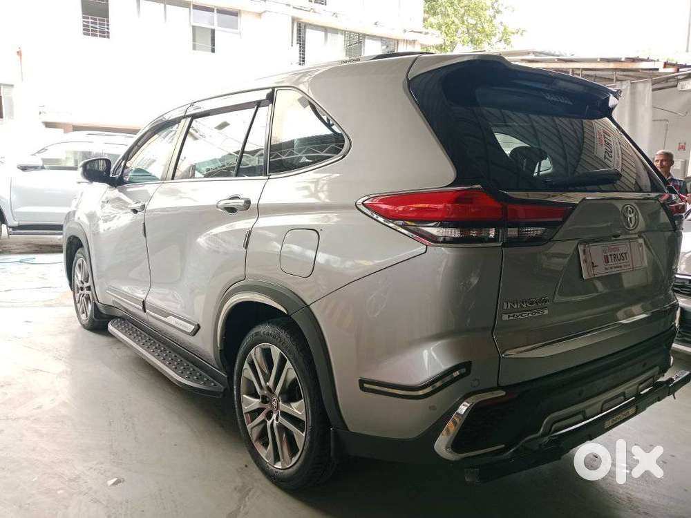 Toyota Innova Hycross, 2023, Petrol