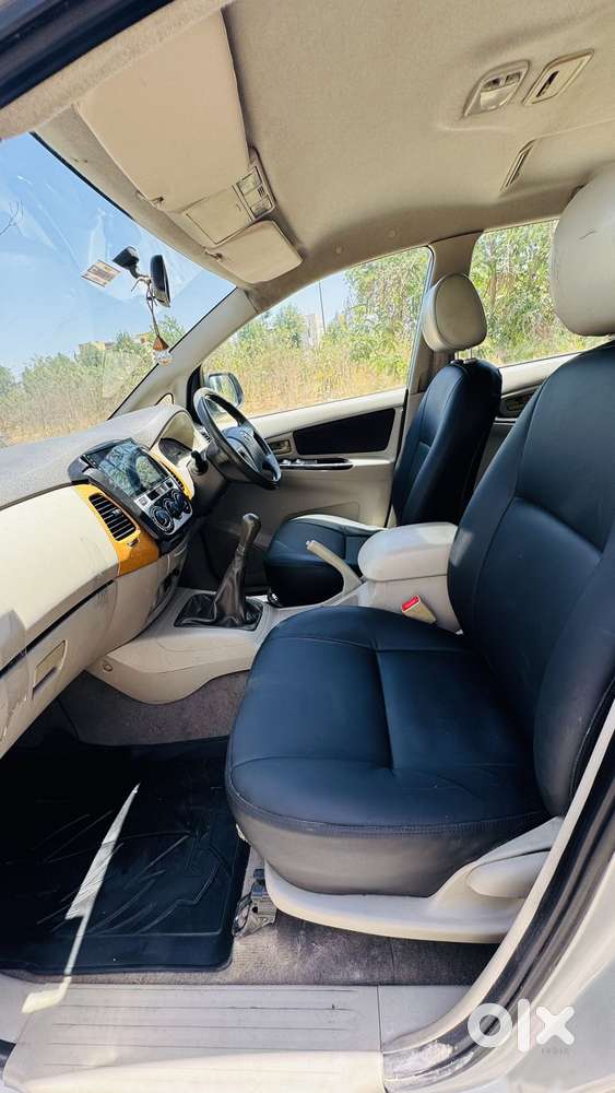 Toyota Innova 2.5 G (diesel) 8 Seater, 2013, Diesel