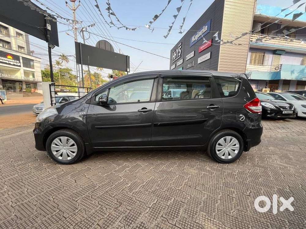 Maruti Suzuki Ertiga Vxi At Petrol, 2016, Petrol