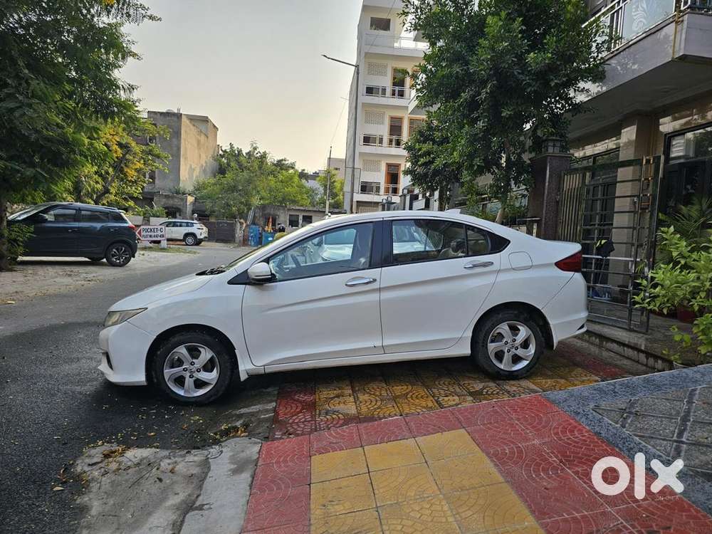 Honda City Vmt Petrol Oct 2015 Excellent Condition  98,000 Km Driven