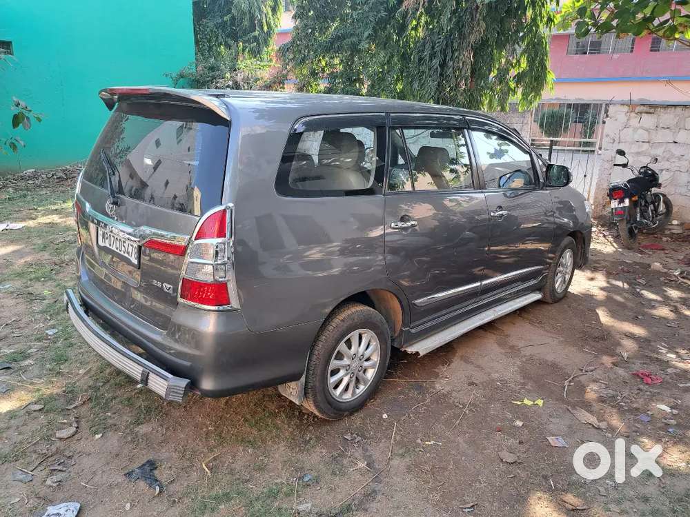 Toyota Innova 2015 Diesel 95000 Km Driven