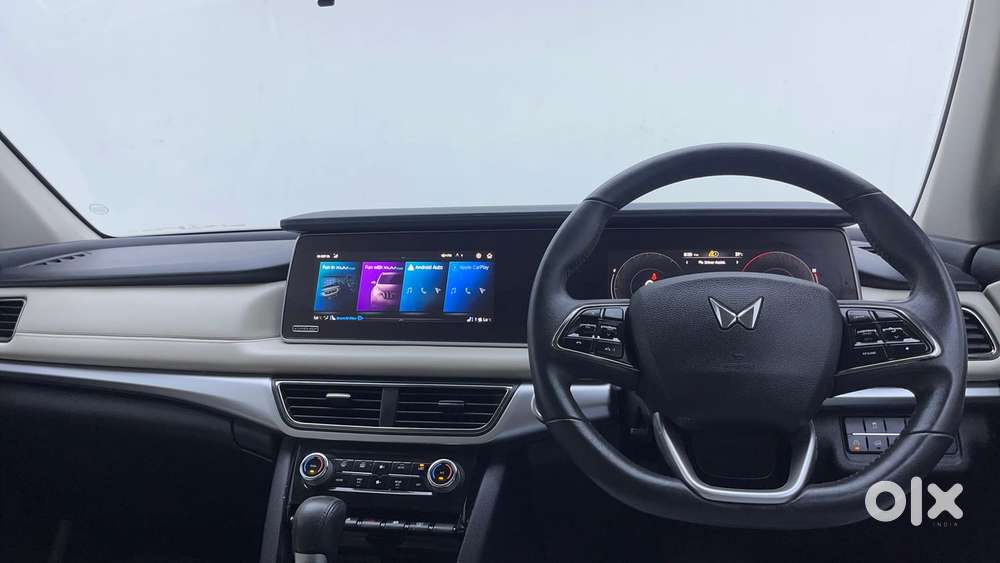 Mahindra Xuv700 2.0 Ax 7 Petrol At Luxury Pack Str, 2024, Petrol
