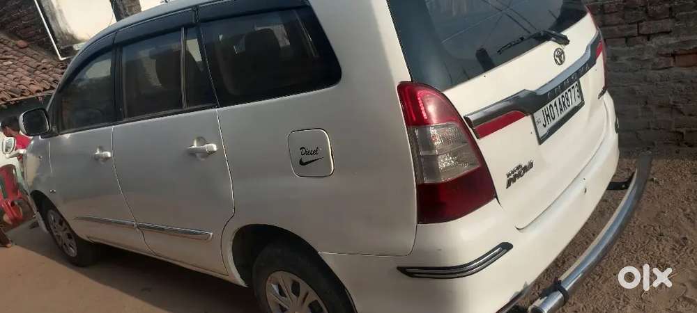 Toyota Innova Hycross 2012