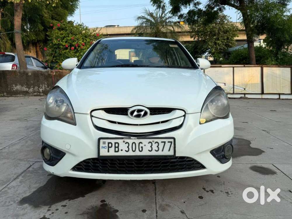 Hyundai Verna, 2011