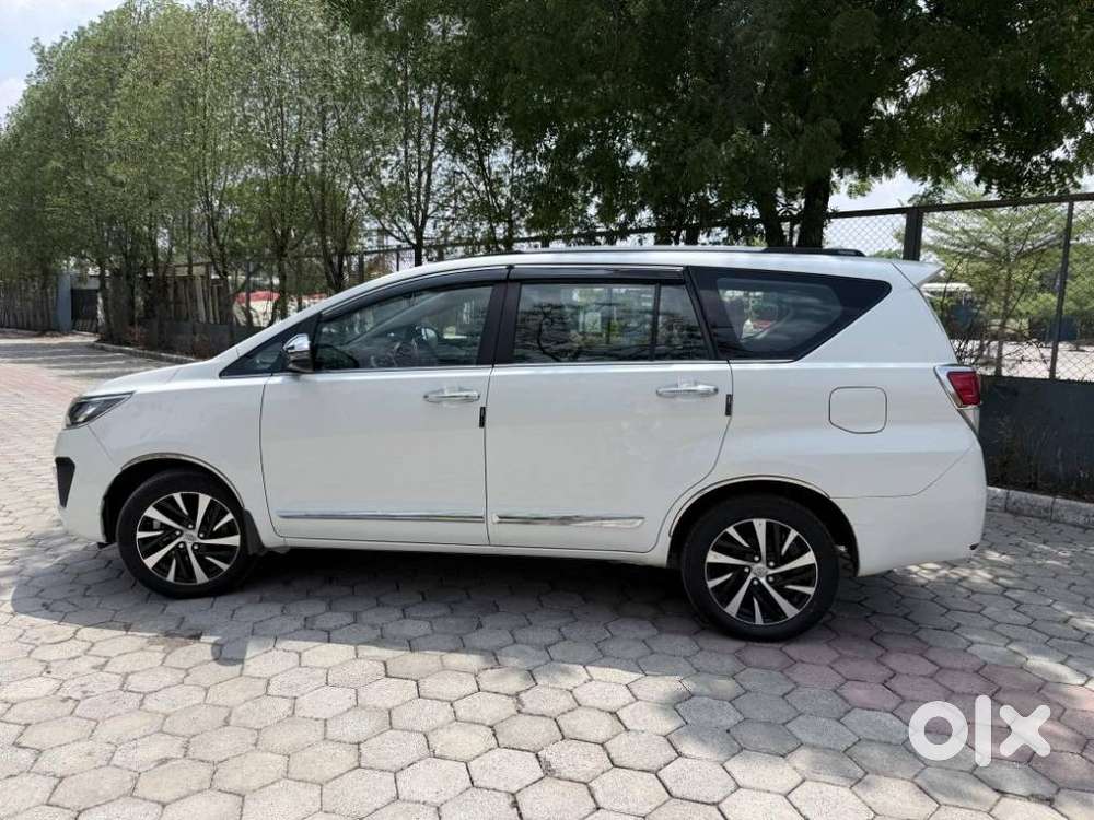 Toyota Innova Crysta Zx 2.4 Diesel 7 Seater, 2022, Diesel