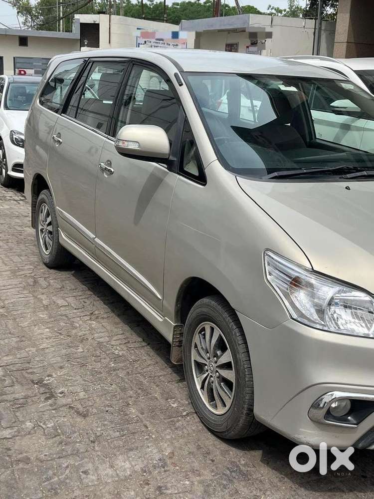 Toyota Innova Diesel 239000 Km Driven