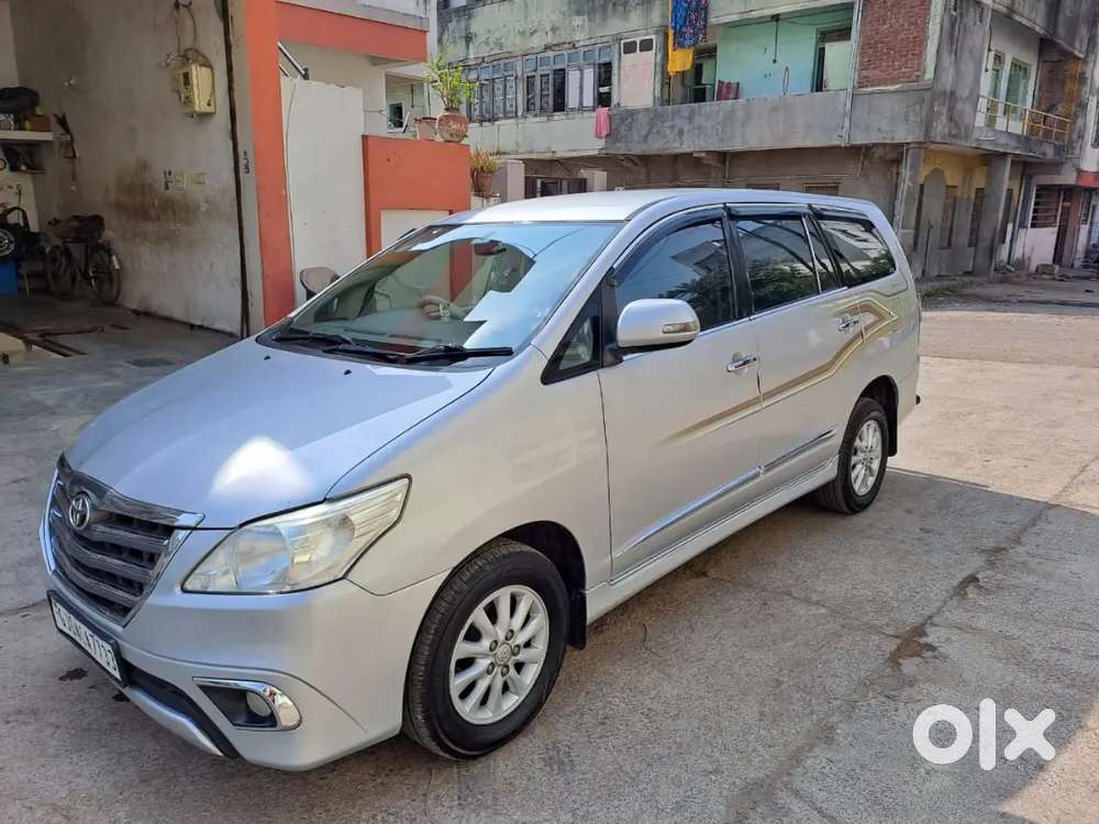 Toyota Innova 2014