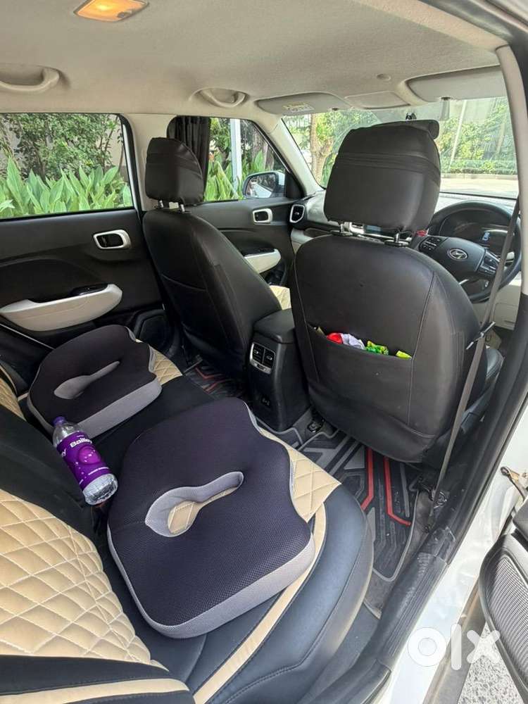 Hyundai Venue Petrol Well Maintained