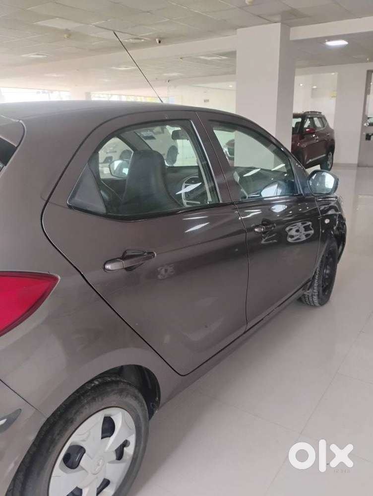 Tata Tiago 1.2 Revotron Xt, 2017, Petrol