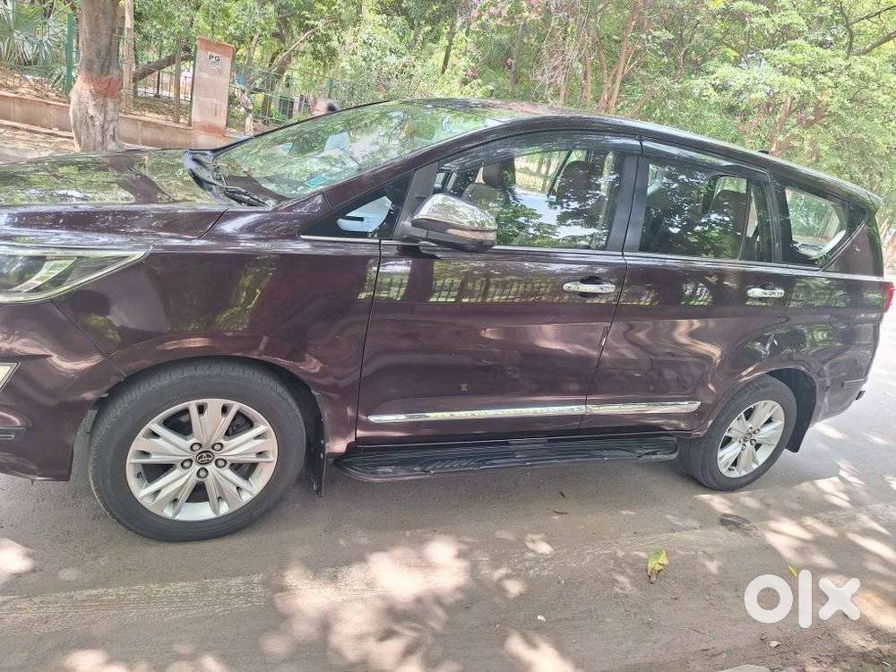 Toyota Innova Crysta 2.8z Automatic, 2016, Petrol
