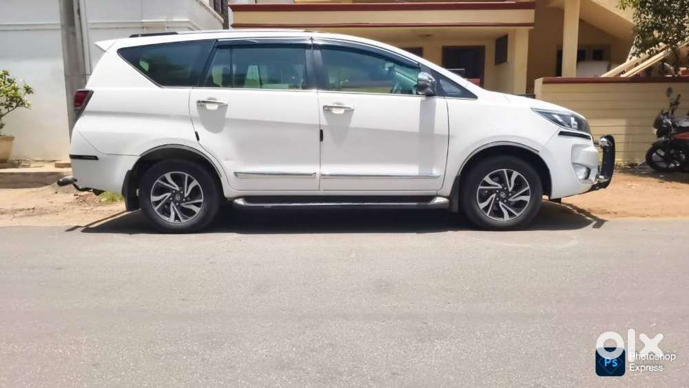Toyota Innova Crysta 2.4 G Mt, 2024, Diesel