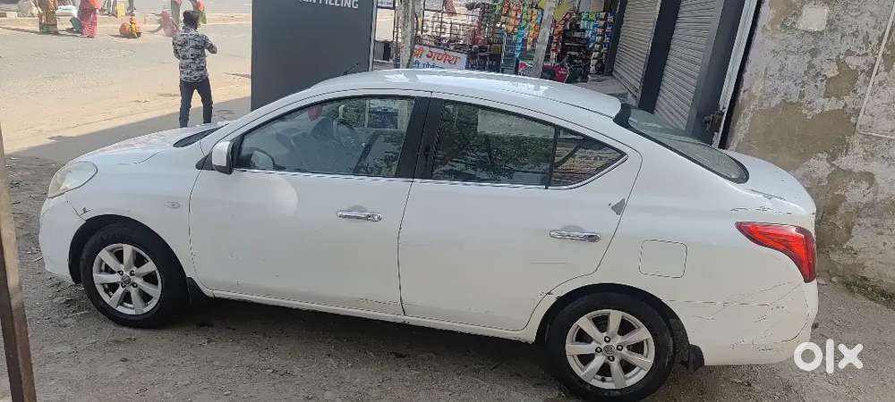 Nissan Sunny 2013