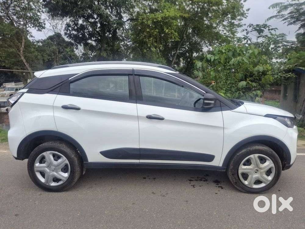 Tata Nexon 1.2 Revotron Xma Amt (s), 2022, Petrol