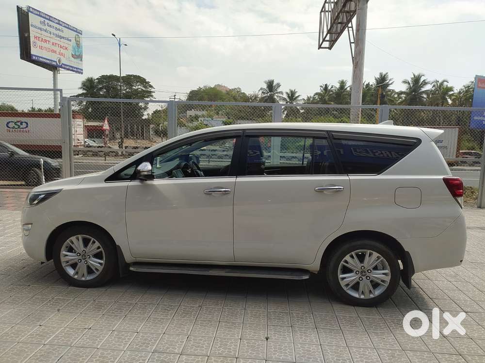 Toyota Innova Crysta 2.8z Automatic, 2016, Diesel