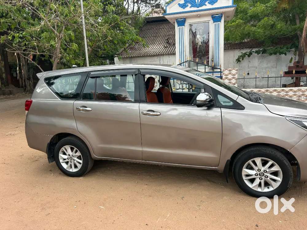 Toyota Innova 2016