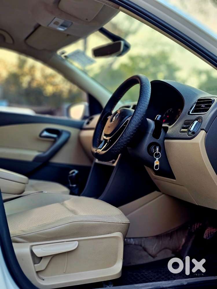 Volkswagen Vento Celeste 1.6 Highline, 2017, Petrol