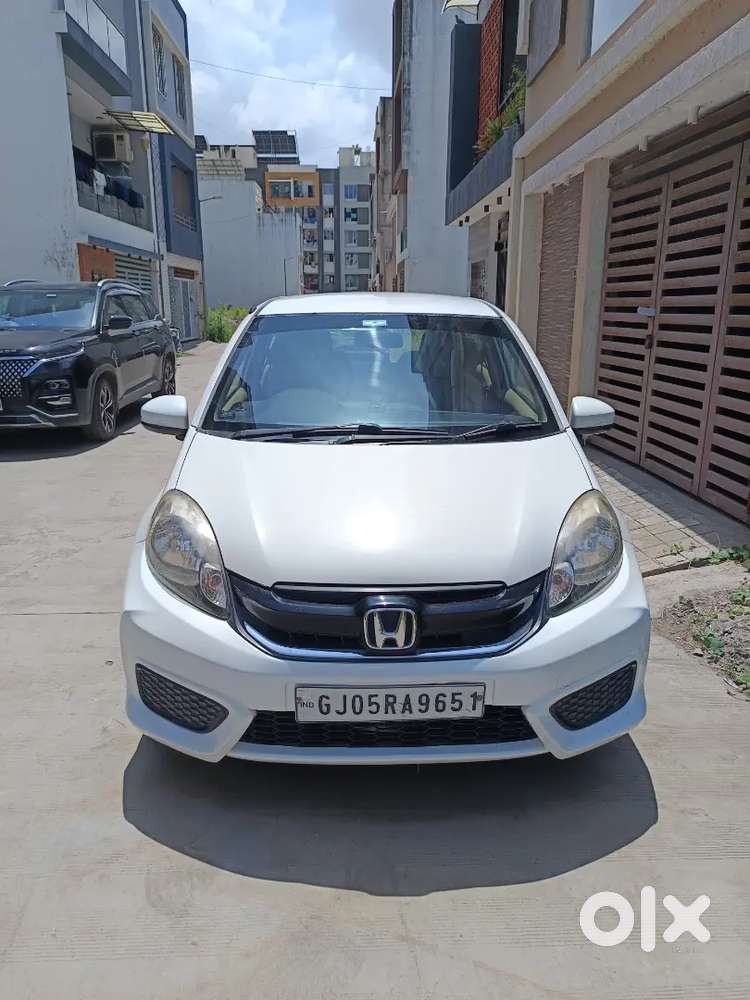 Honda Brio Vx 2017 Cng ઓરીજનલ જેન્યુઅલ કિલોમીટર નો એક્સિડન્ટ