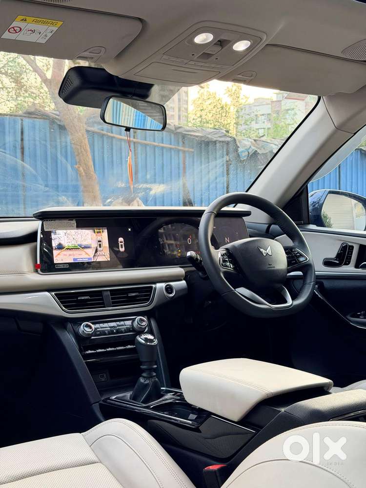 Mahindra Xuv700 2.2 Ax 7 Diesel Mt Luxury Pack Str, 2025, Diesel