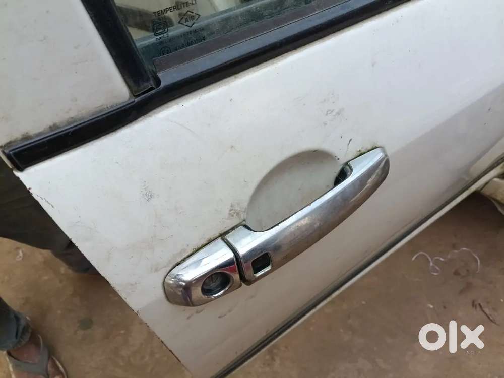 Nice Car Jisko Bhi Lena Hai Le Lo