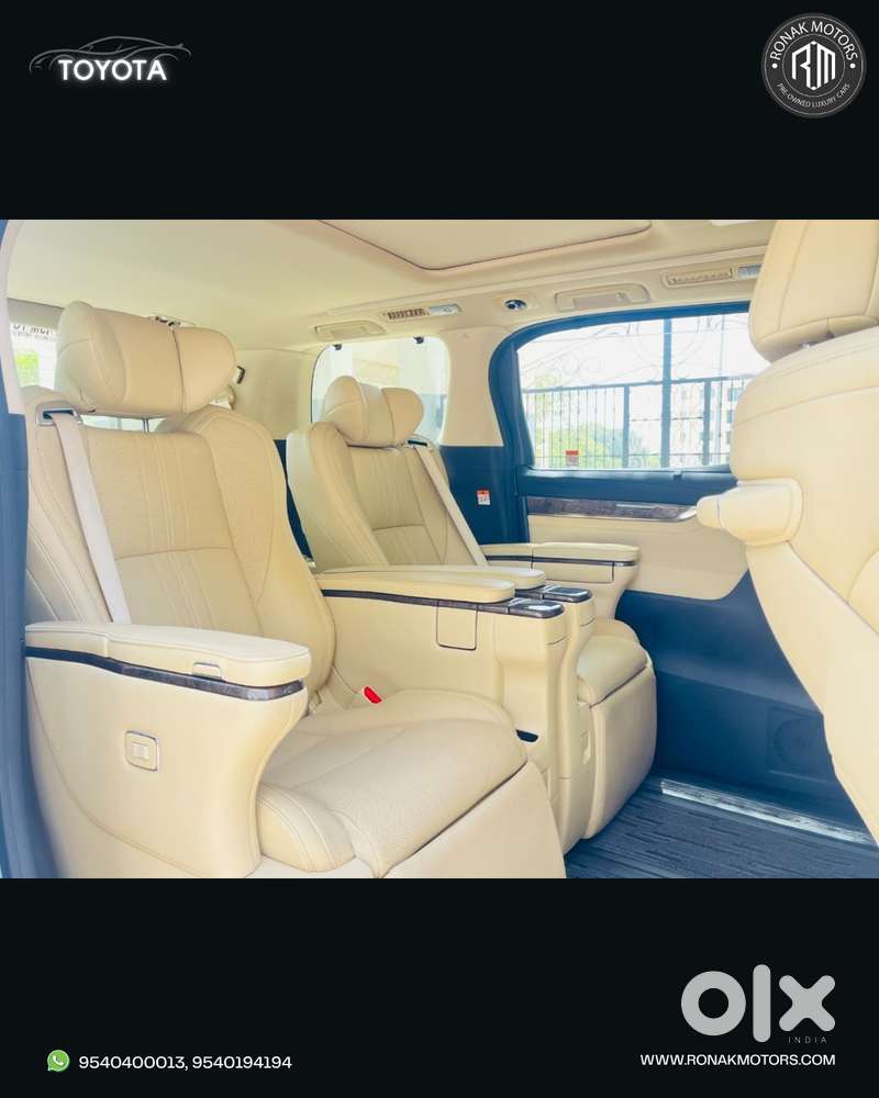 Toyota Vellfire 2.5 Executive Lounge, 2022, Petrol