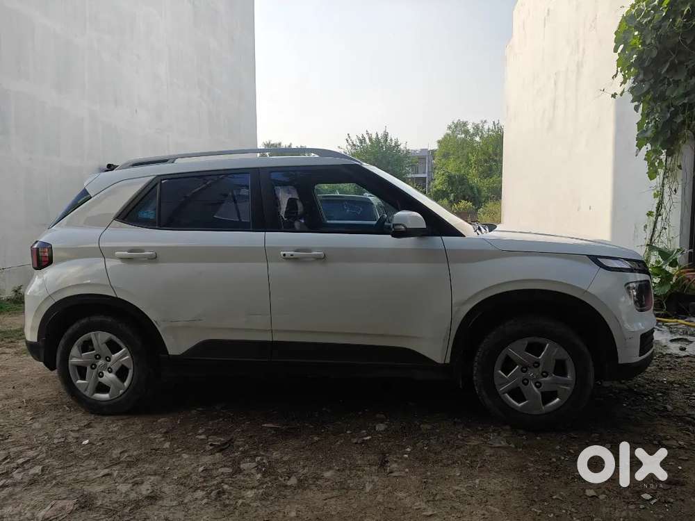 Hyundai Venue Petrol 2022