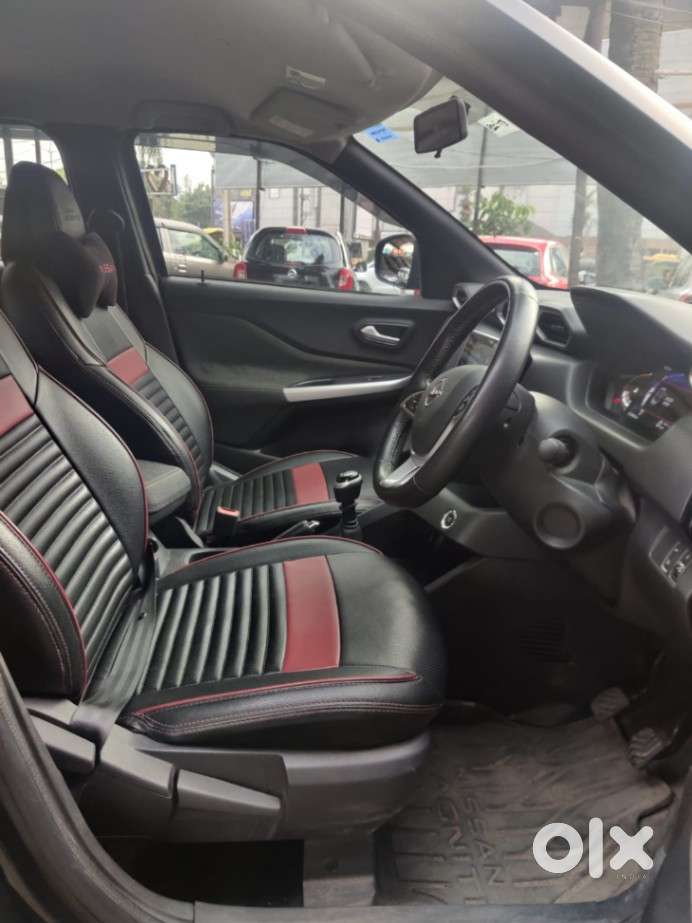 Nissan Magnite 1.0 Xv Premium, 2021, Petrol