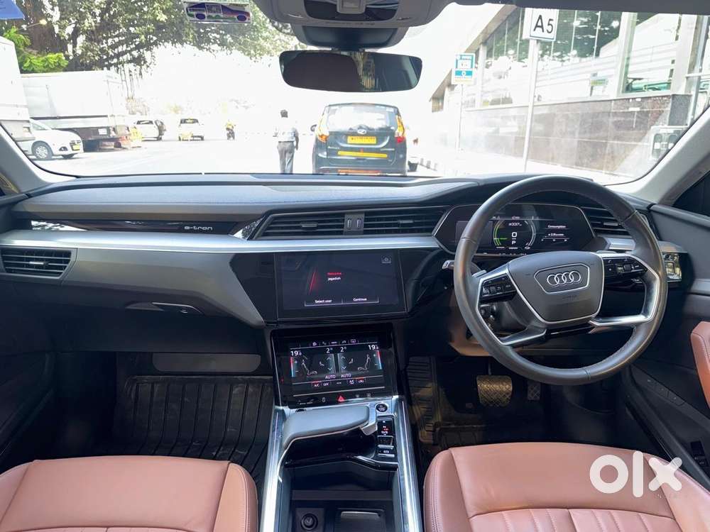 Audi E-tron 55, 2024, Electric