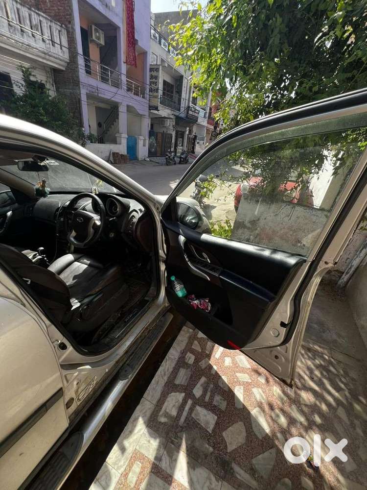 Mahindra Xuv500 2012 Diesel 140900 Km Driven