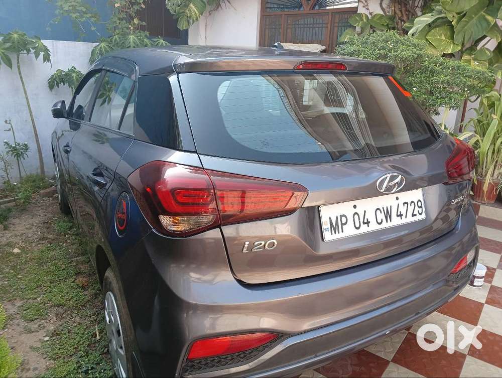 Car New He Bahut Kam Use Hua He
