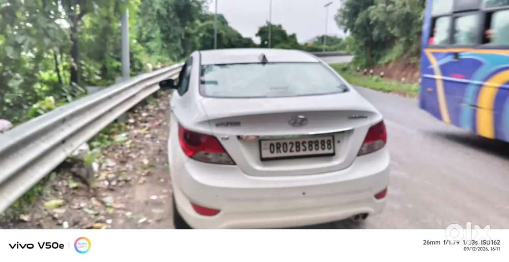 Hyundai Verna 1.6 Vtvt 2011 Manual Milage 17 Kmpl